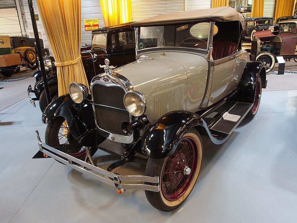 Roadster — Standard & Deluxe — Early Standard Roadster, representative of the roadster family